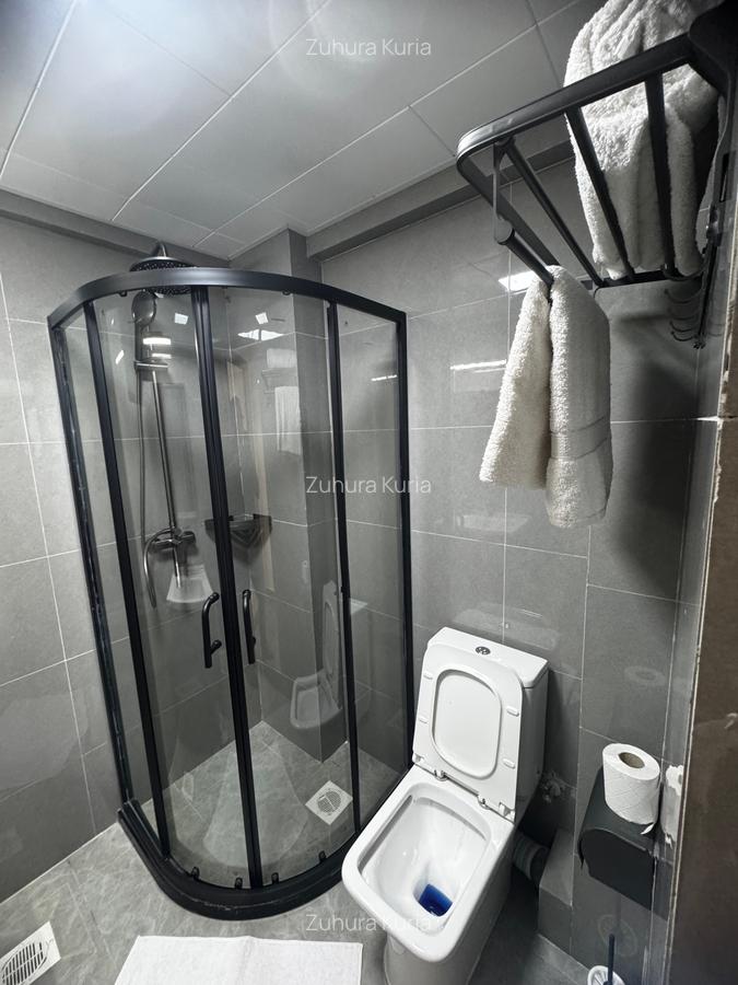 Serviced 2 Bed Apartment with En Suite at Riverside Drive - 11