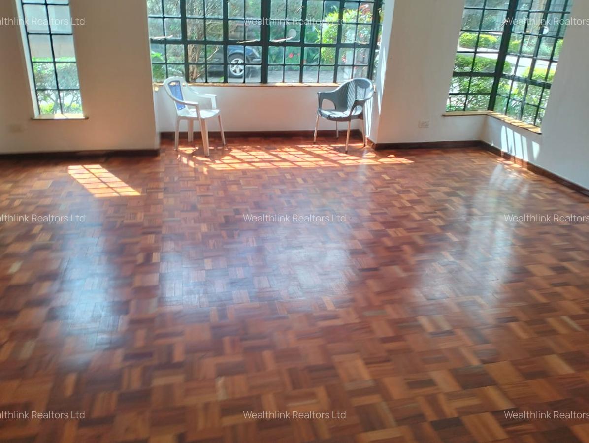 5 Bed Townhouse with En Suite at Lavington - 9