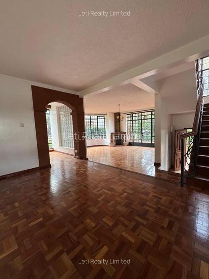 5 Bed Townhouse with En Suite in Lavington - 12