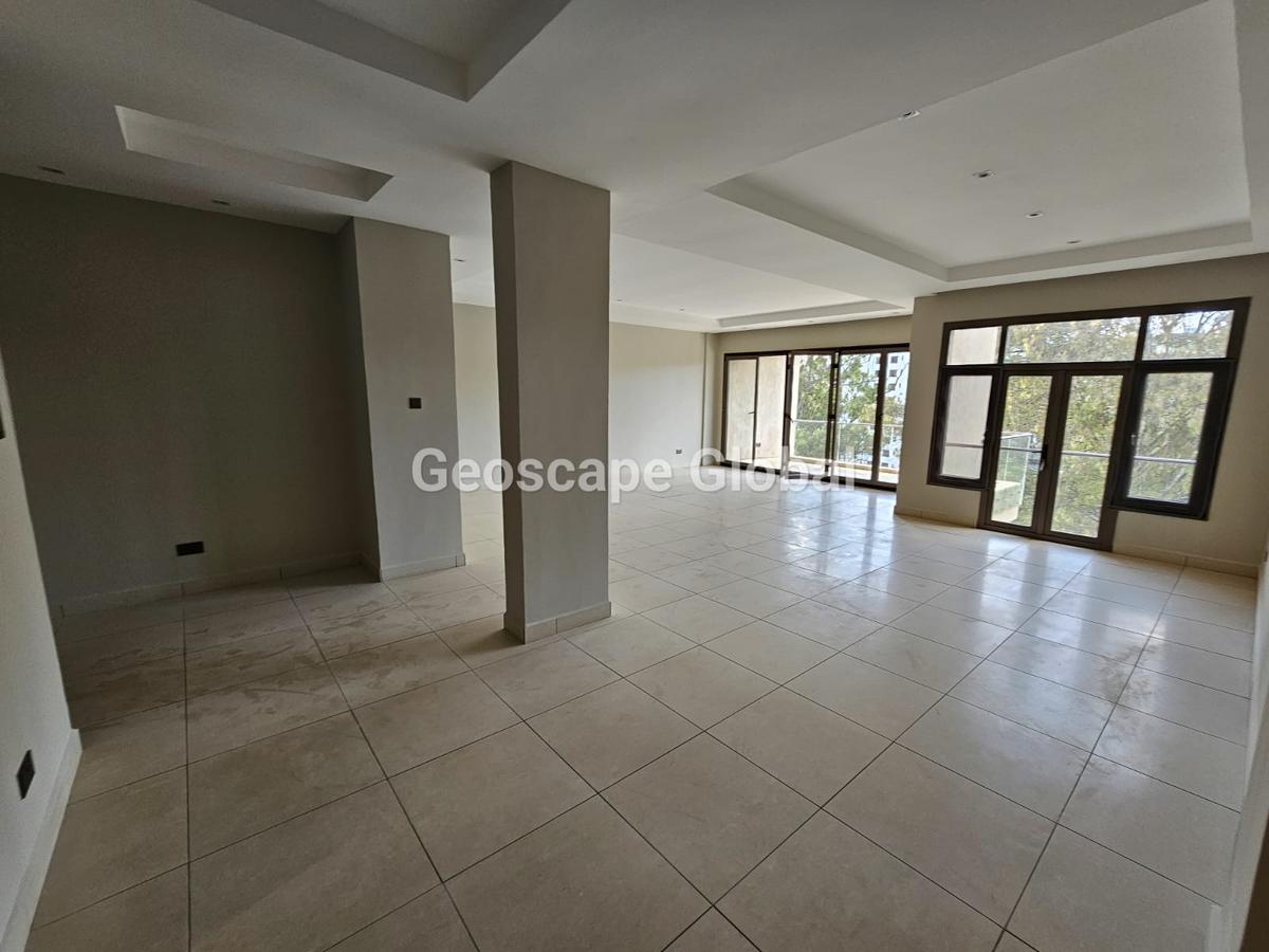 3 Bed Apartment with En Suite at Riverside Drive - 1