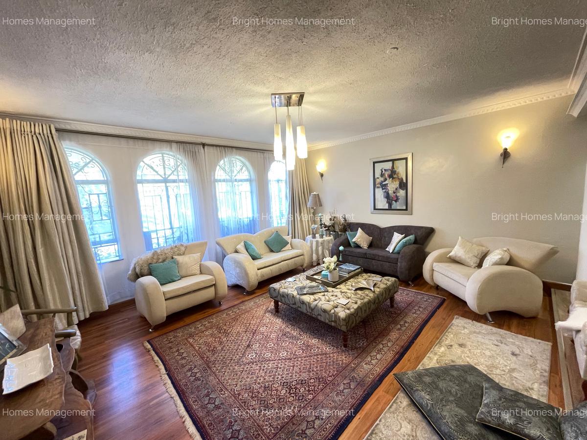 5 Bed Townhouse with En Suite in Riverside - 4