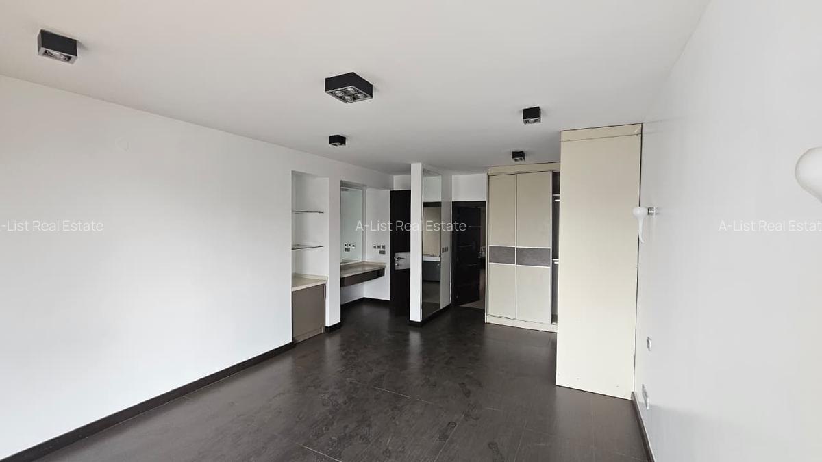 3 Bed Apartment with En Suite at Riverside Lane - 9