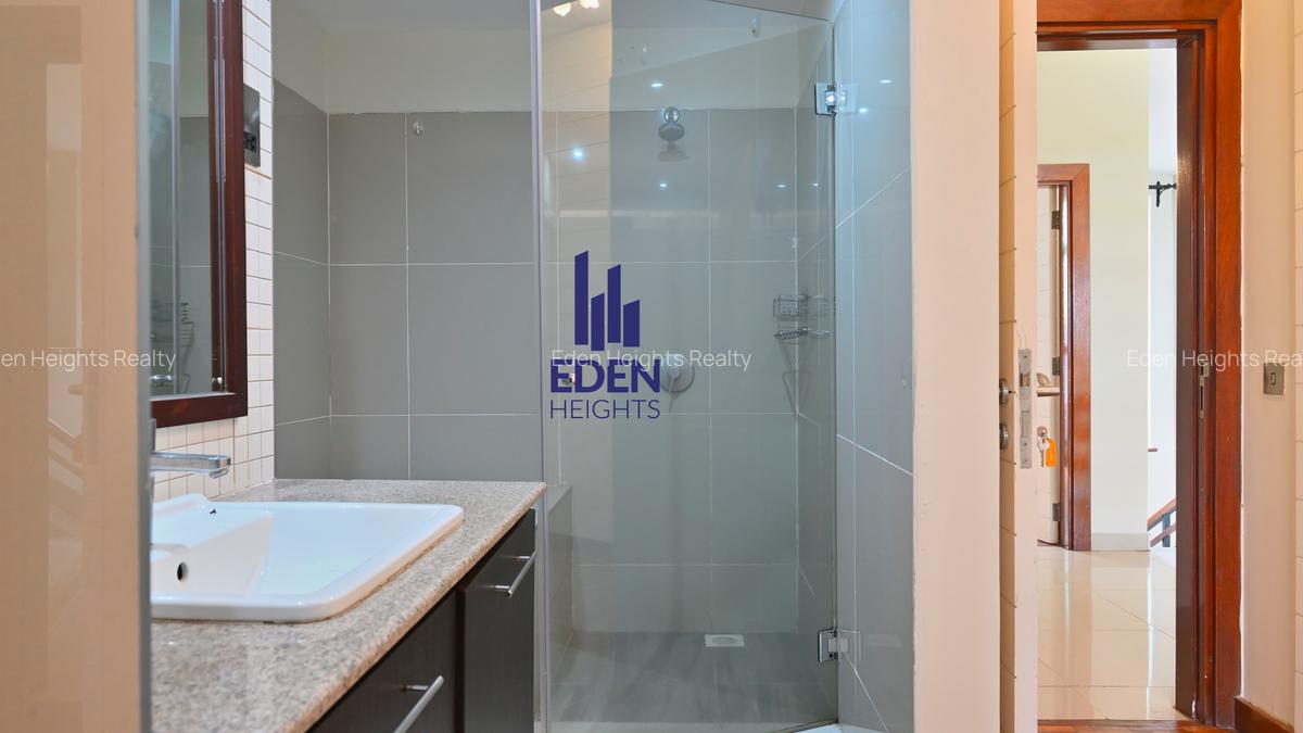 3 Bed Apartment with En Suite in Westlands Area - 10