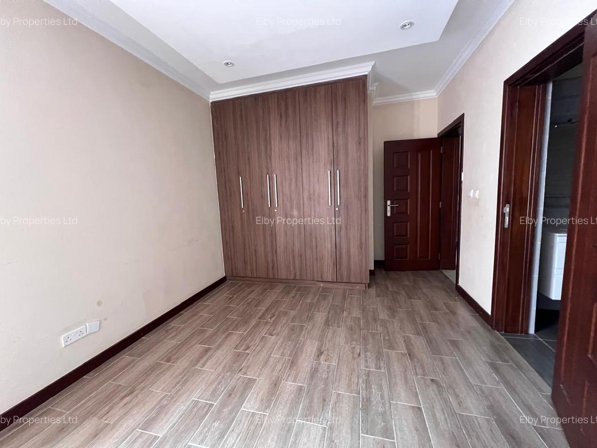 Serviced 6 Bed Apartment with En Suite in Parklands - 16