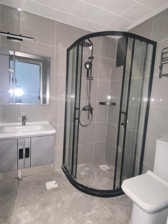 3 Bed Apartment with En Suite at Riverside Drive - 13