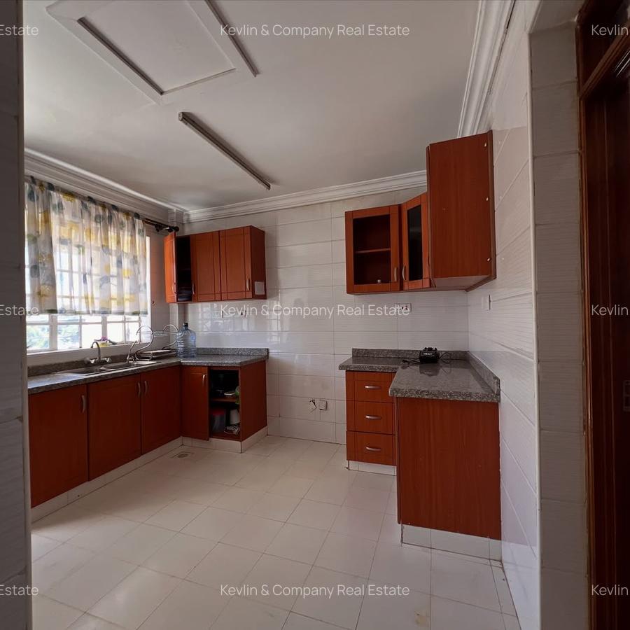 3 Bed Apartment with En Suite in Lavington - 4