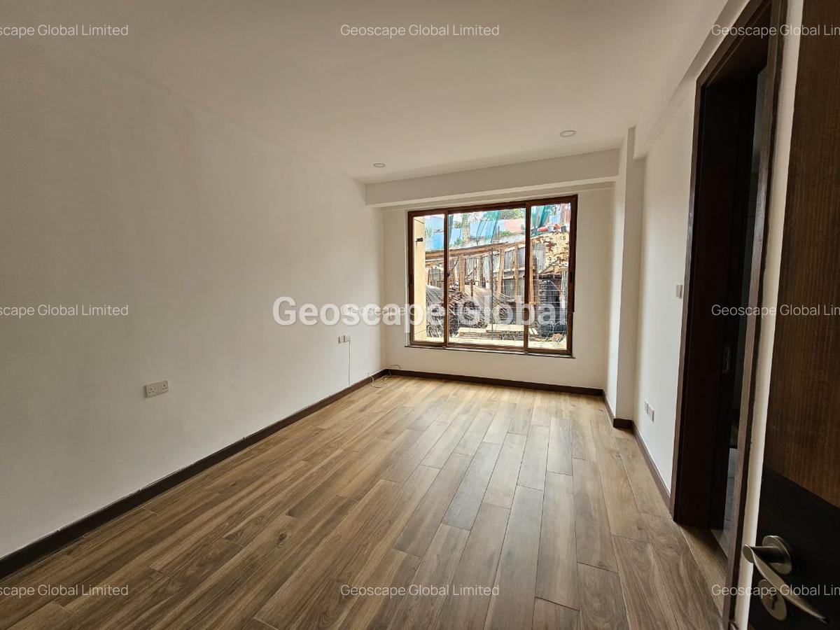 3 Bed Apartment with En Suite in Spring Valley - 5