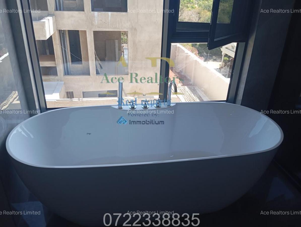 5 Bed Townhouse with En Suite at Lavington - 11