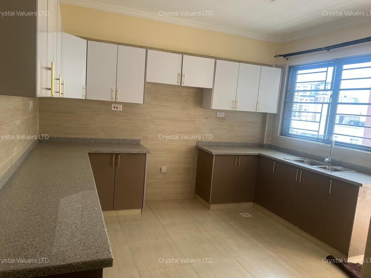 3 Bed Apartment with En Suite in Lavington - 3