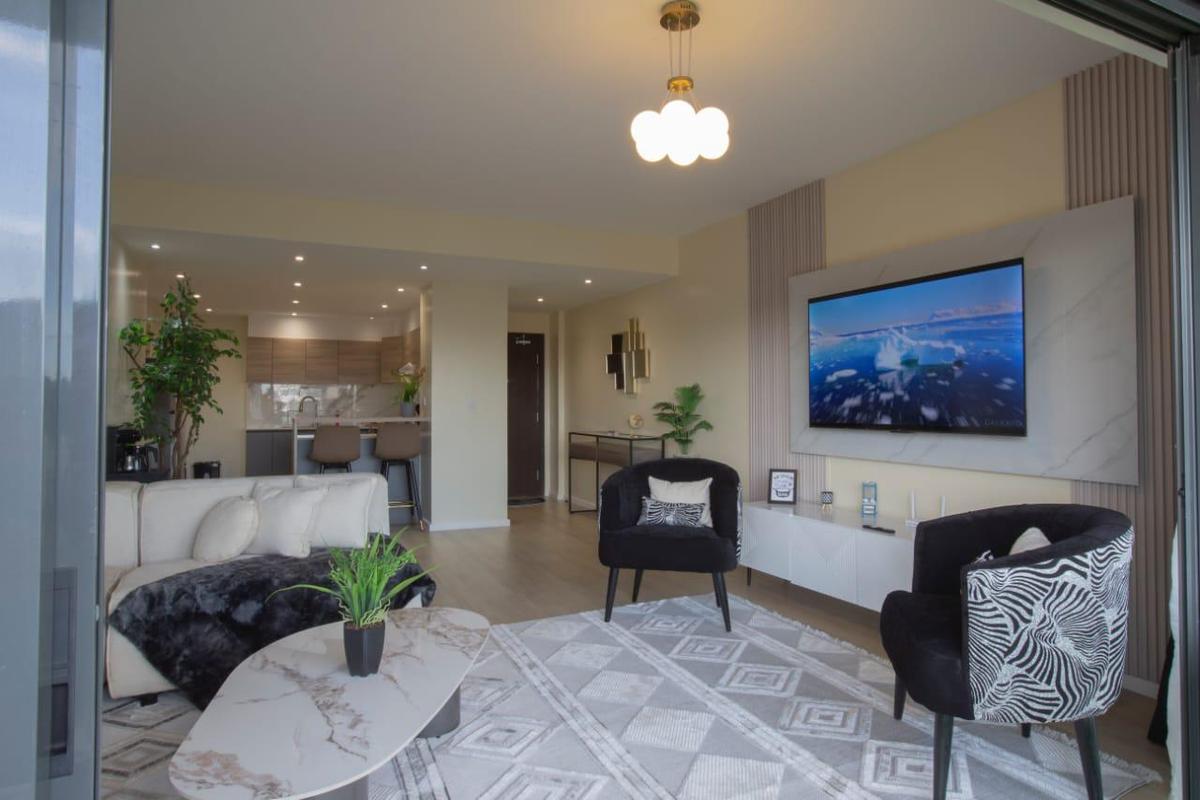 Serviced 2 Bed Apartment with En Suite at Riverside - 2