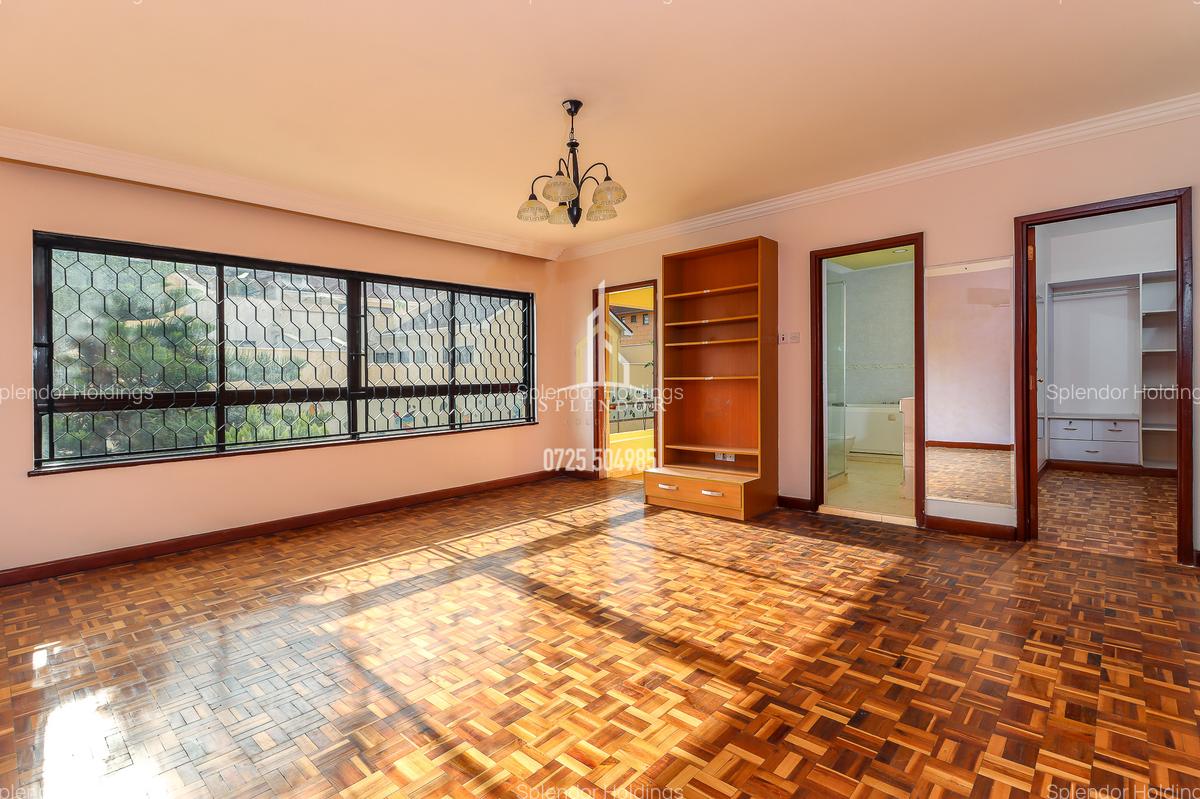 5 Bed Townhouse with En Suite in Lavington - 3