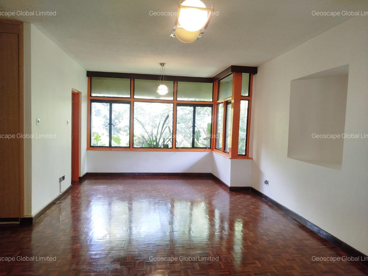 3 Bed Apartment with En Suite in Riverside - 11