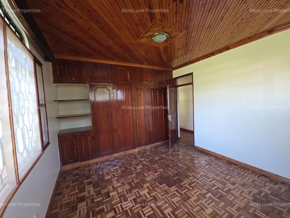 6 Bed House with En Suite at Old Runda - 7