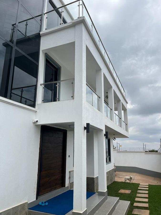 4 Bed Villa with En Suite at Kerarapon Drive - 14