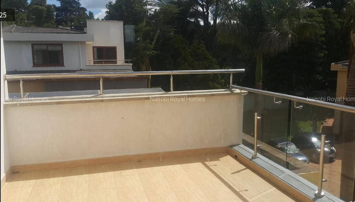 5 Bed Townhouse with En Suite at Lavington Green - 16