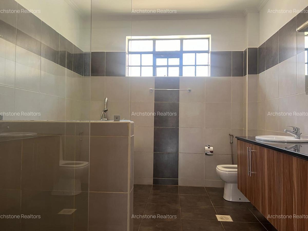 4 Bed Townhouse with En Suite in Kitisuru - 8