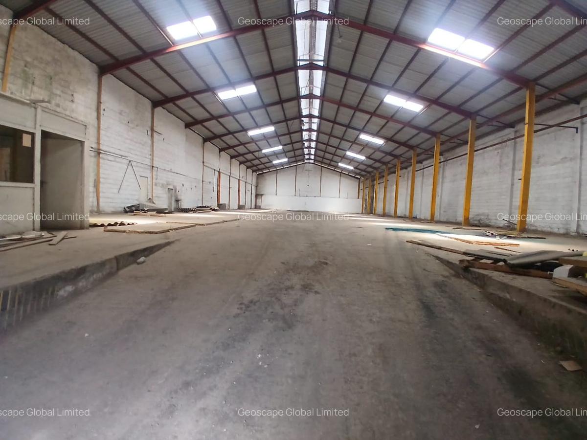Furnished 14,000 ft² Warehouse with Backup Generator in Industrial Area - 6