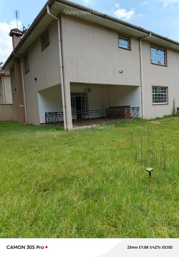 4 Bed Townhouse with En Suite at Lavington - 9