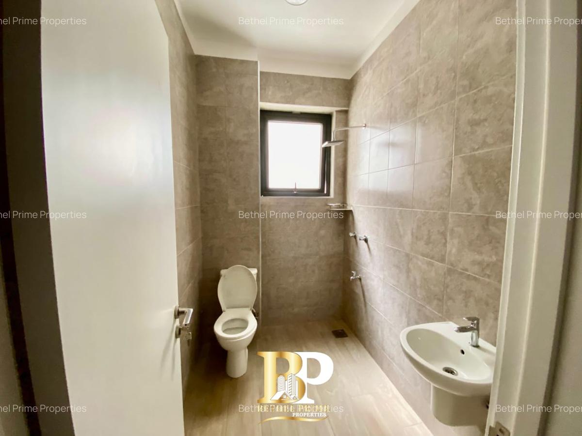 3 Bed Apartment with En Suite in Riverside - 9