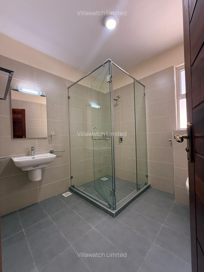 4 Bed Townhouse with En Suite at Brookhouse - 4