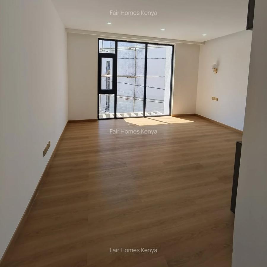 5 Bed Townhouse with En Suite at Lavington Green - 11