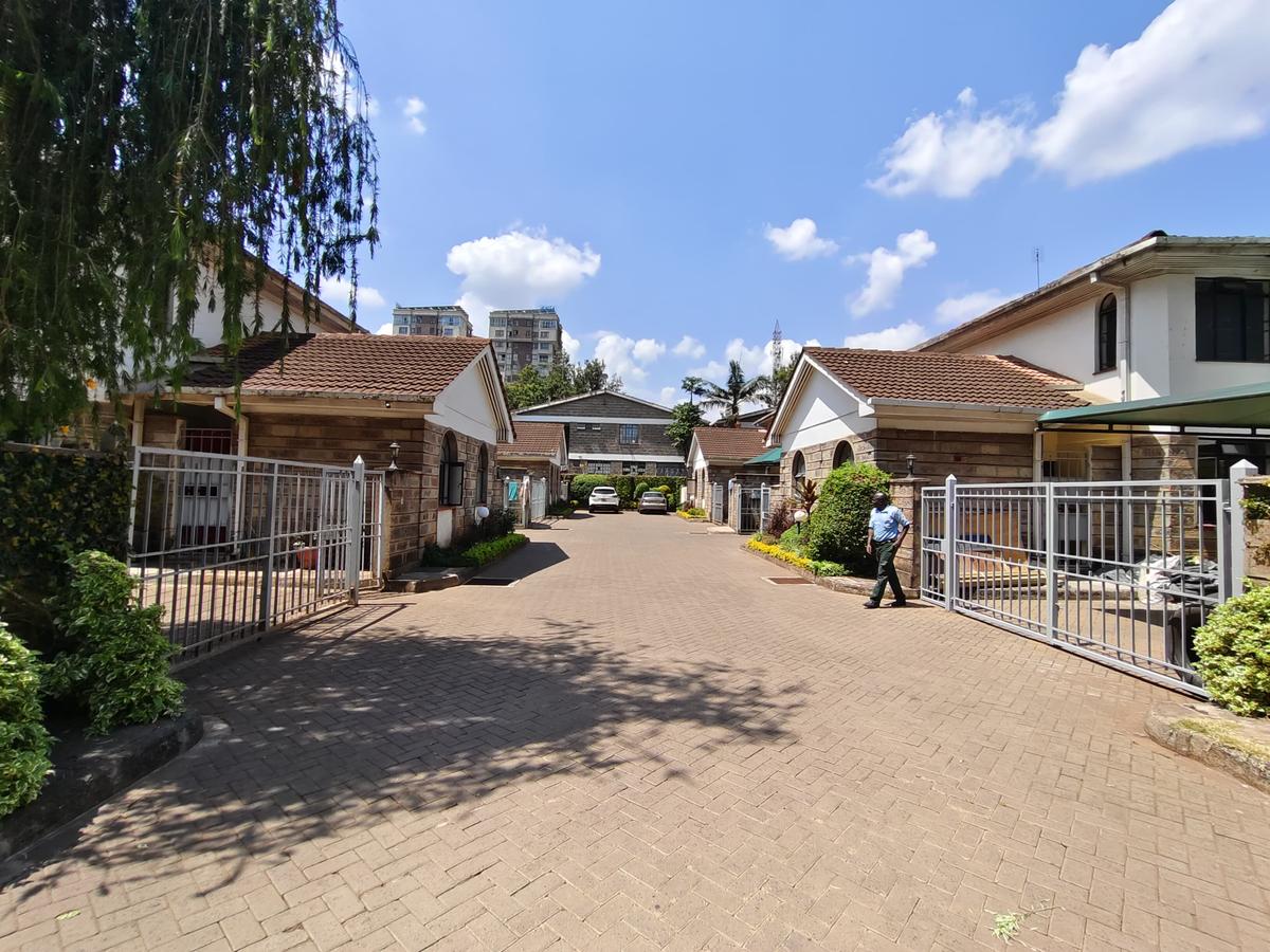 4 Bed Townhouse with En Suite at Yaya Centre - 1