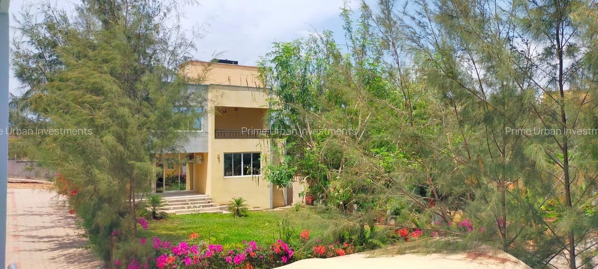 4 Bed Villa with En Suite in Kikambala - 1