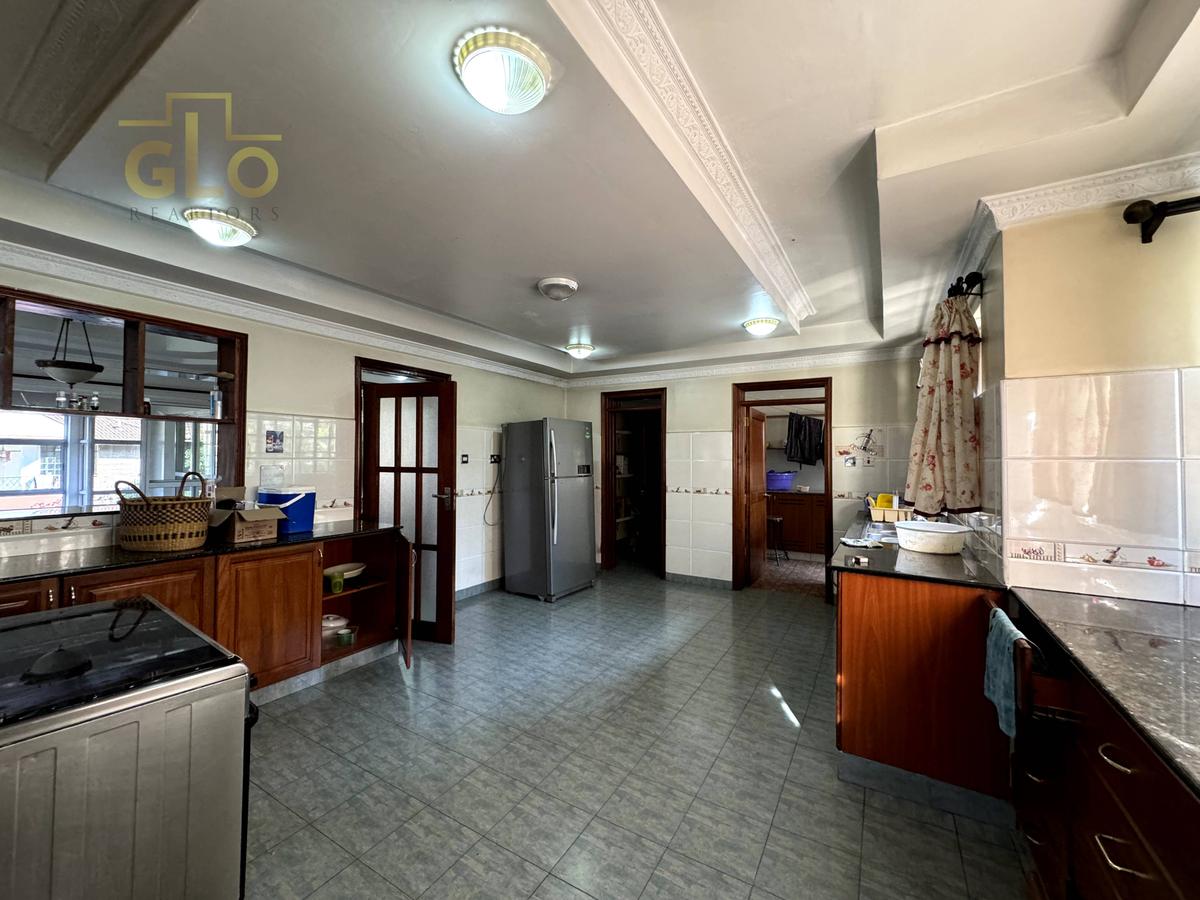 5 Bed Townhouse with En Suite in Kileleshwa - 7