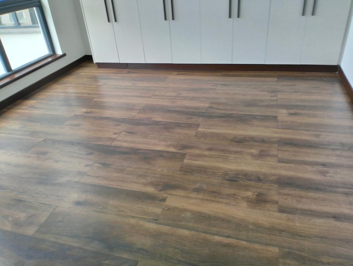 5 Bed Apartment with En Suite in Spring Valley - 5