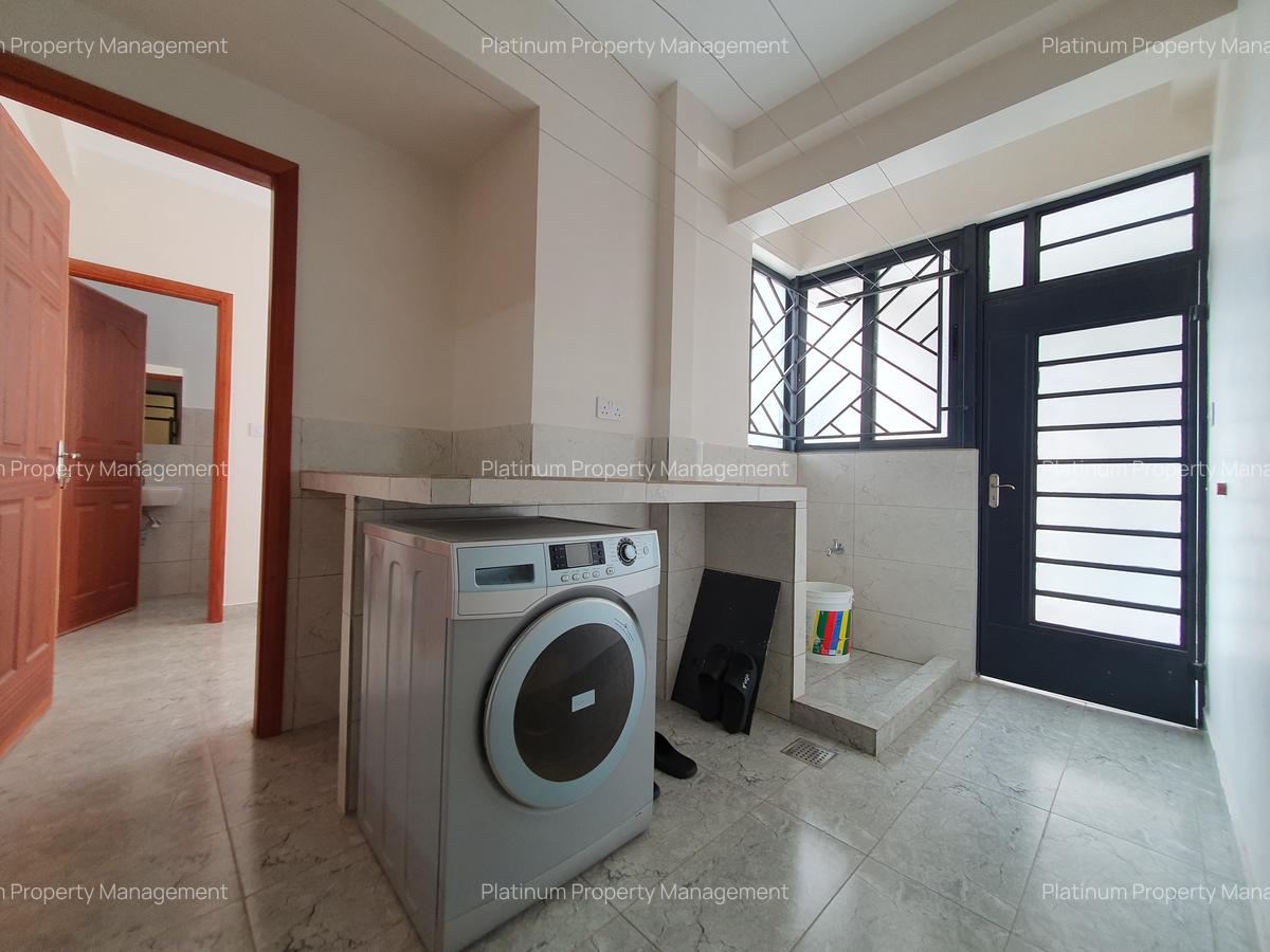 3 Bed Apartment with En Suite in Westlands Area - 9