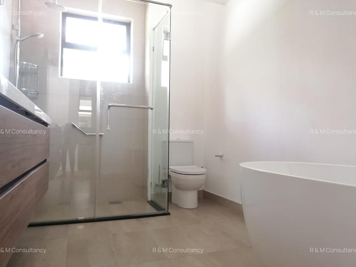 4 Bed Villa with En Suite at Two Rivers Mall - 5