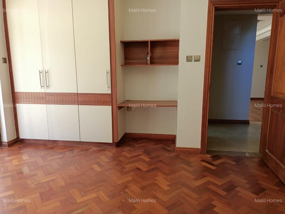 4 Bed Apartment with En Suite in Riverside - 1