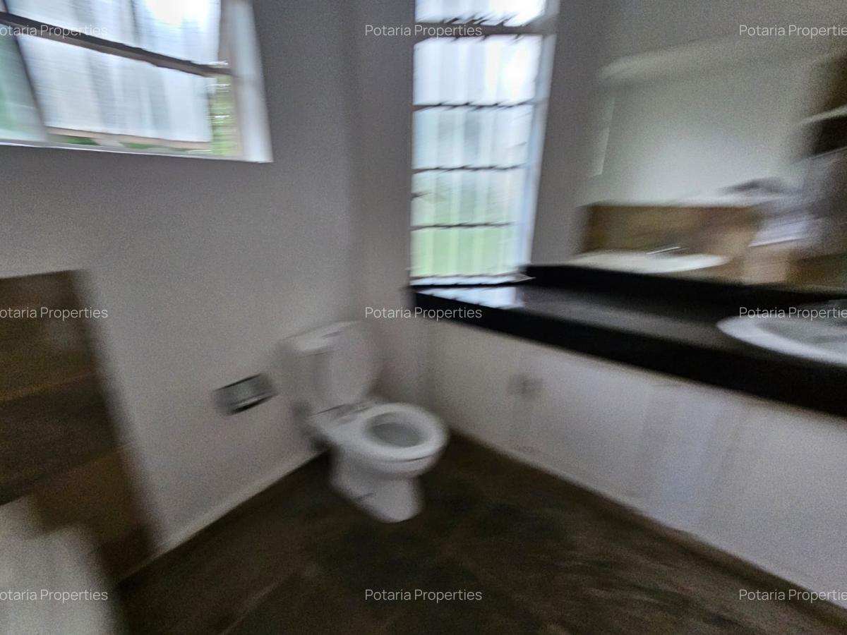 4 Bed Townhouse with En Suite in Spring Valley - 13