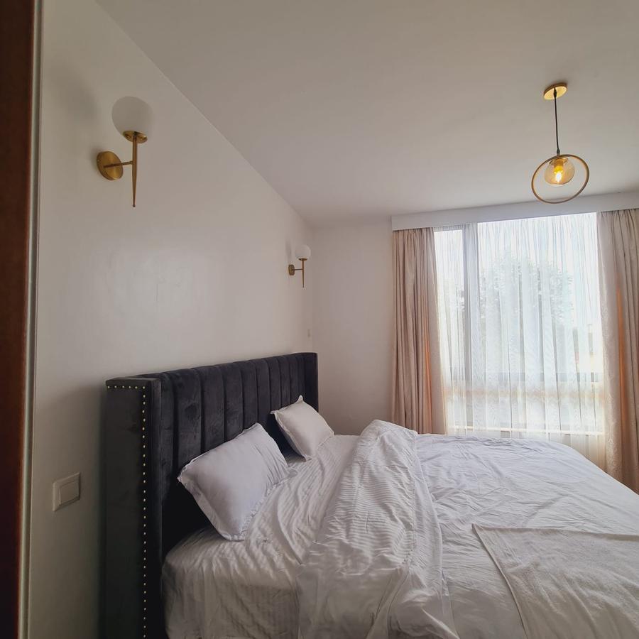 Serviced 2 Bed Apartment with En Suite in Kilimani - 9