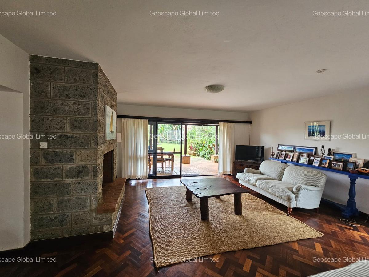 4 Bed House with En Suite in Nyari - 9