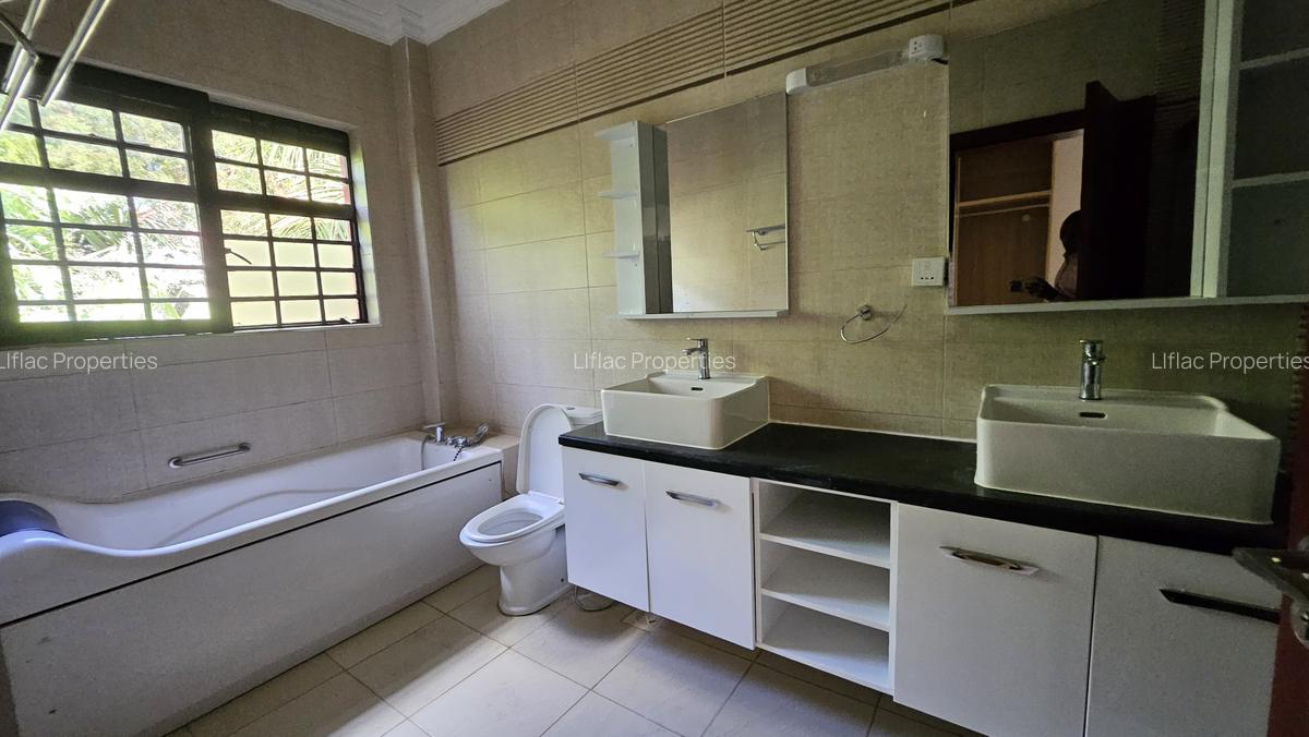 4 Bed Townhouse with En Suite in Kiambu Road - 4