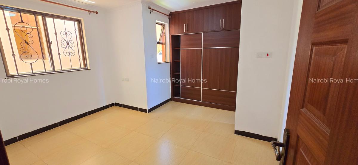 5 Bed Townhouse with En Suite at Lavington Green - 5