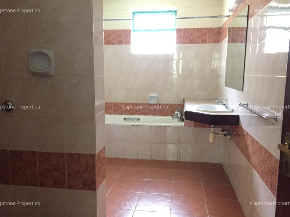 4 Bed Townhouse with En Suite in Spring Valley - 7