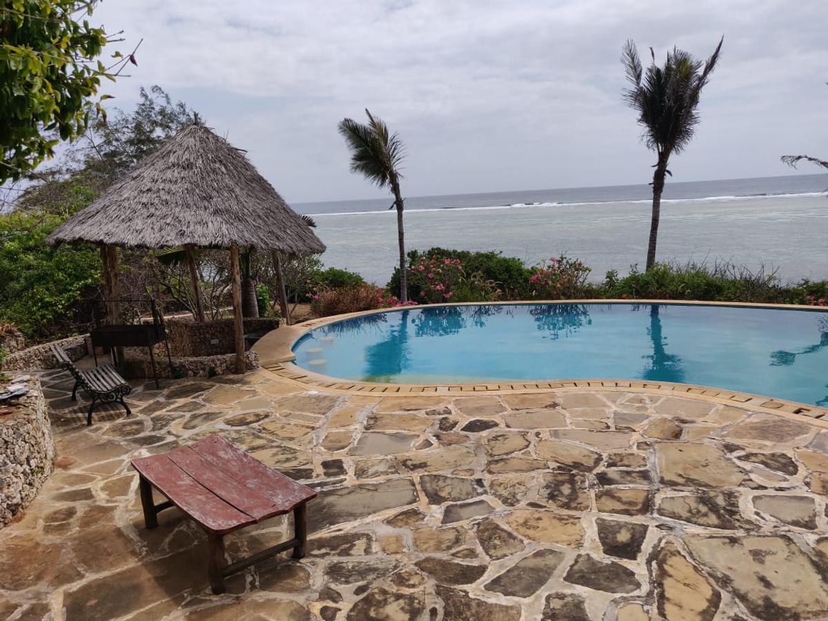 4 Bed Villa with En Suite in Vipingo - 2