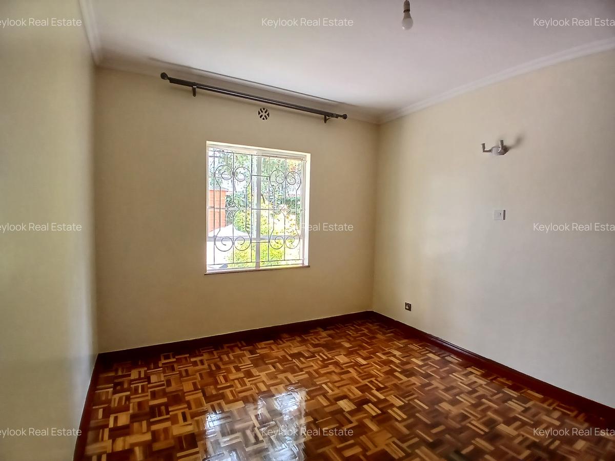 4 Bed Townhouse with En Suite at Lavington - 4