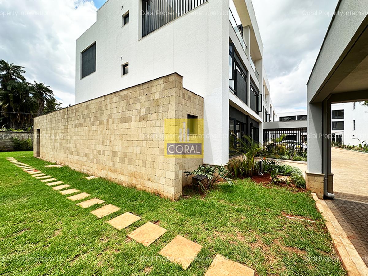 5 Bed Villa with En Suite in Kyuna - 19