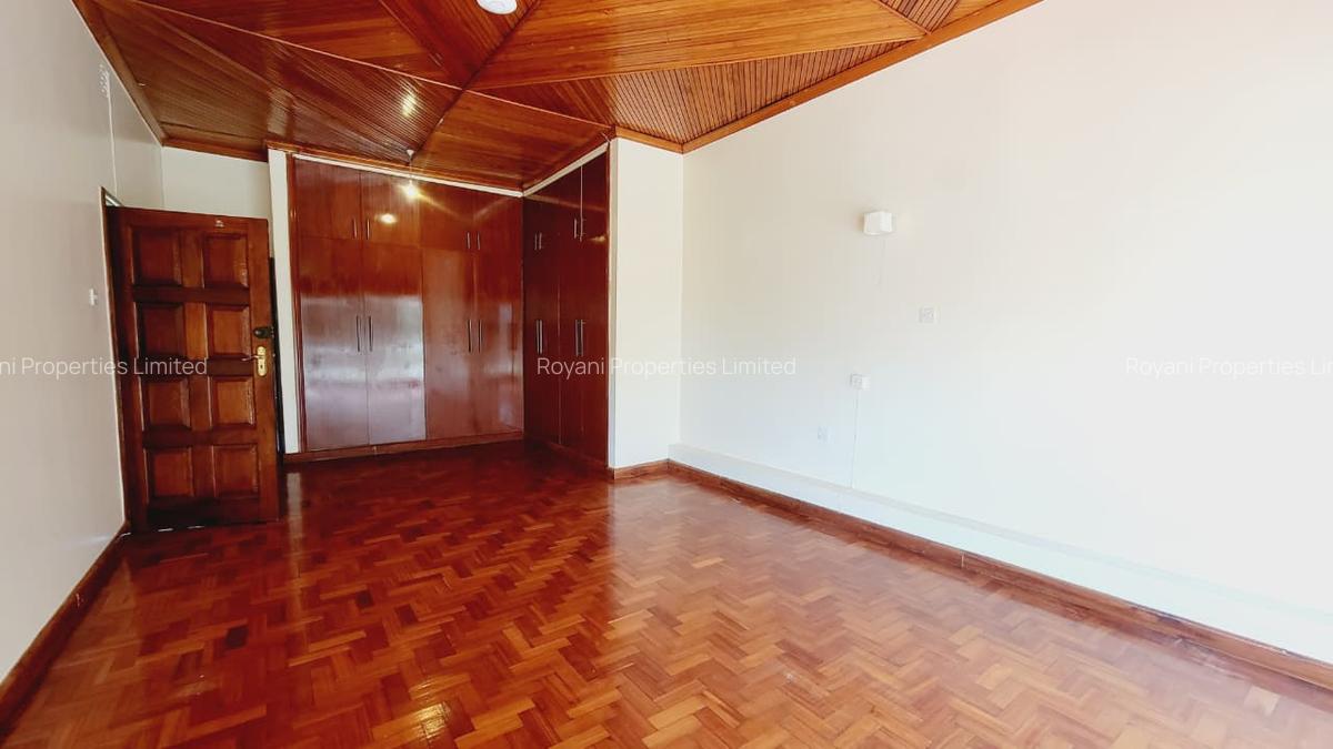 5 Bed House with En Suite in Rosslyn - 7