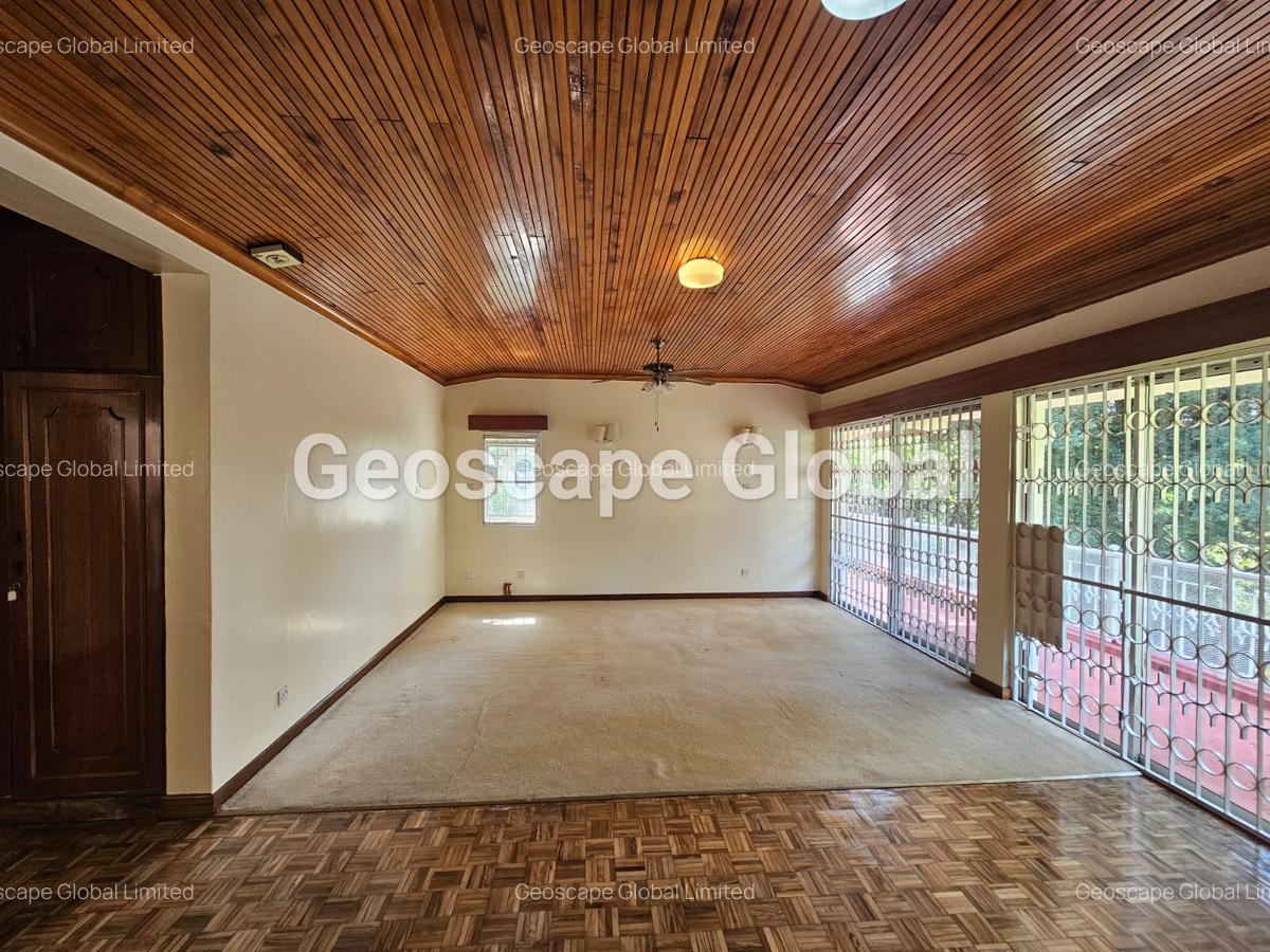 5 Bed House with En Suite in Nyari - 7