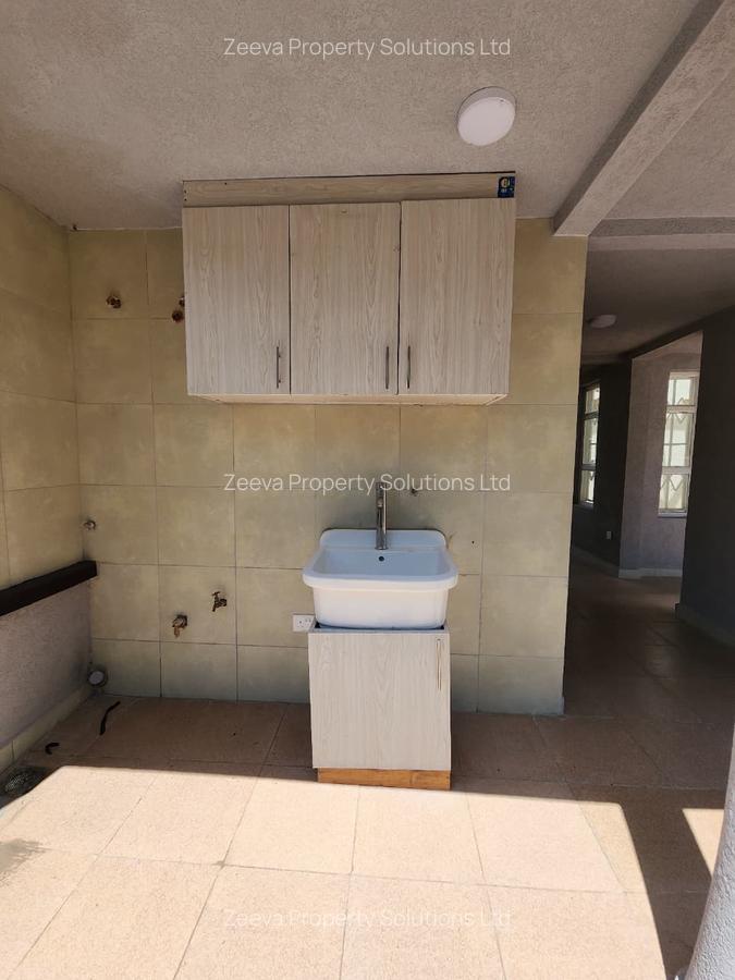 4 Bed House with En Suite in Spring Valley - 11