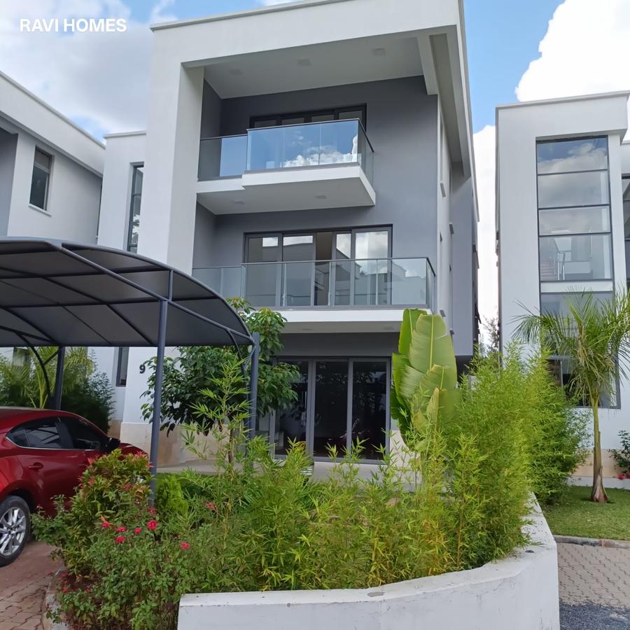 4 Bed Villa with En Suite in Lavington - 14