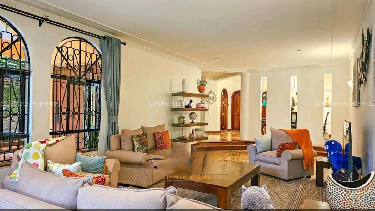 4 Bed Townhouse with En Suite in Brookside - 2