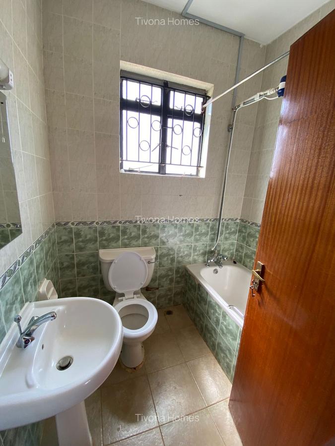 6 Bed House with En Suite in Runda - 12