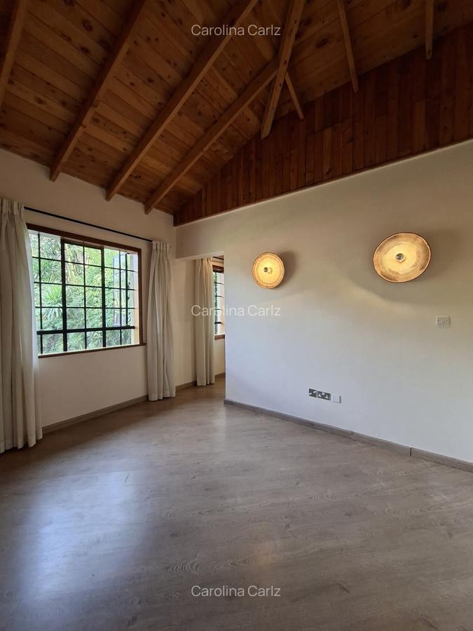 2 Bed Townhouse with En Suite at Lakeview - 17