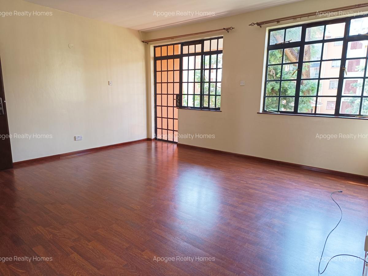 Serviced 2 Bed Apartment with En Suite at Fourways Junction Estate - 4