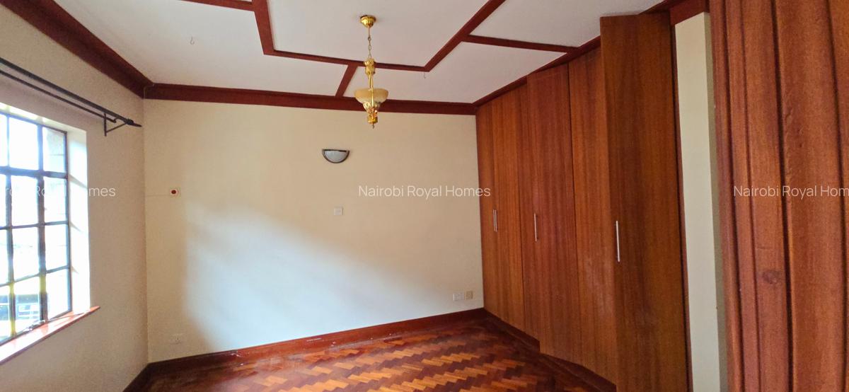 4 Bed Townhouse with En Suite at Lavington Closet - 17